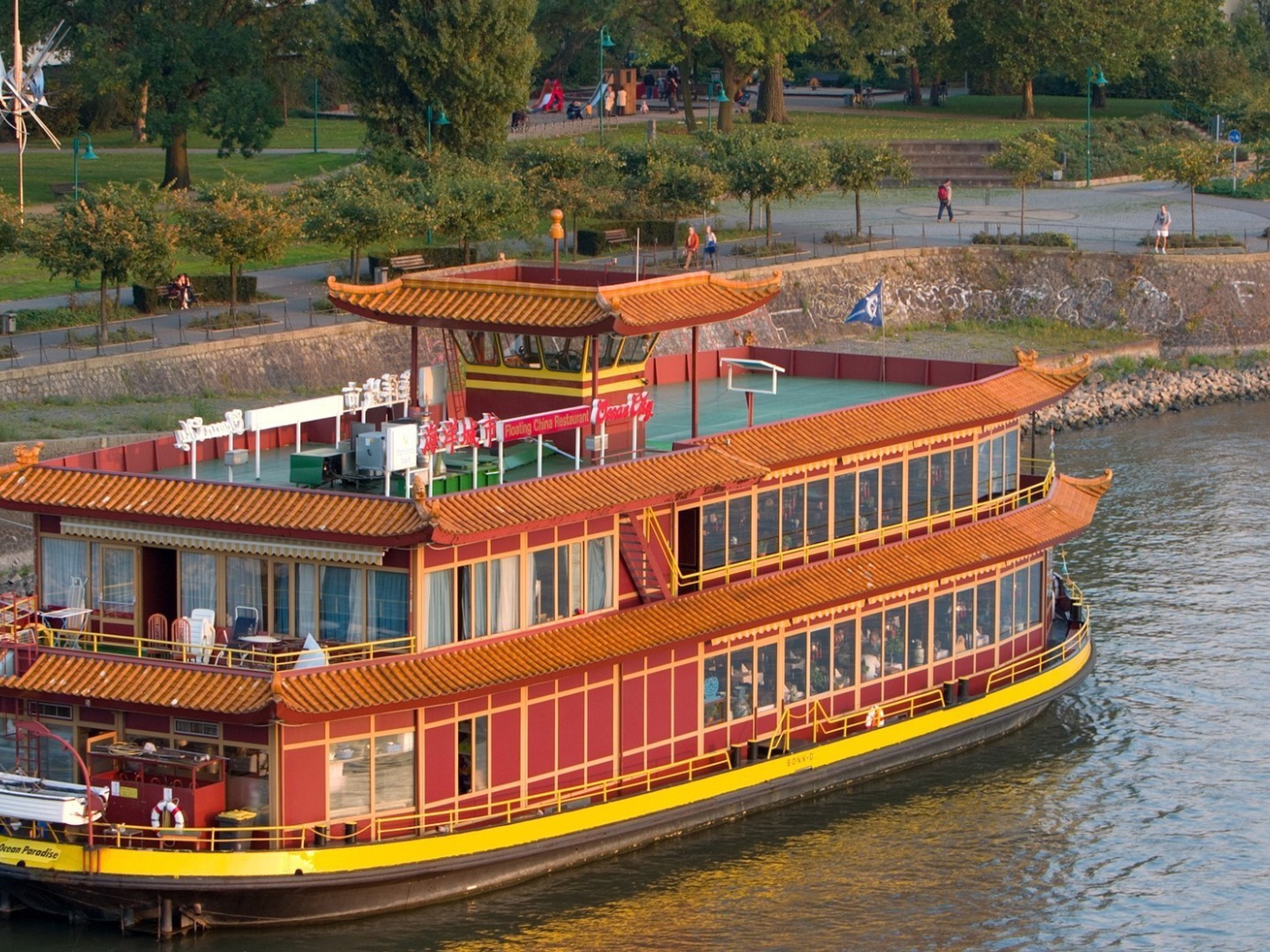 Прогулочный корабль в Китае