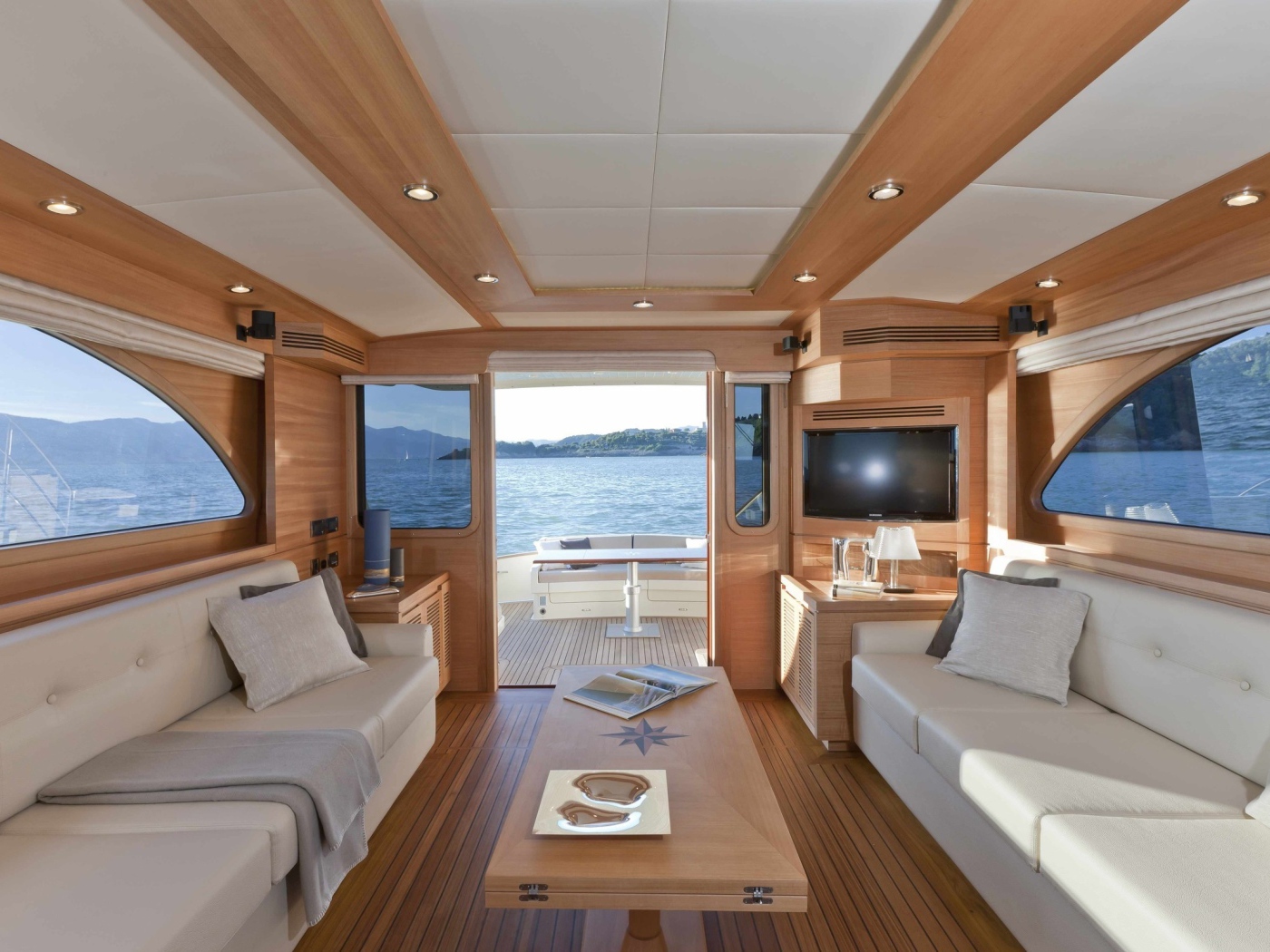 Интерьер роскошной яхты