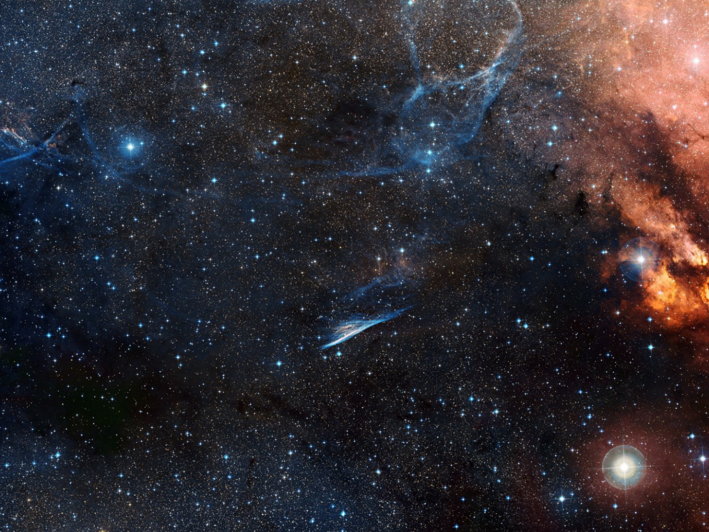 Туманность Карандаш в космосе