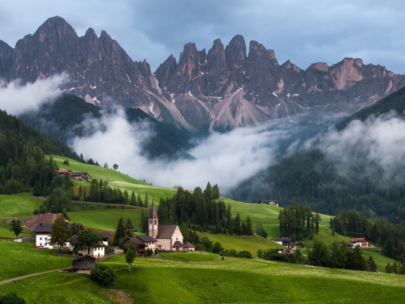 Деревня среди гор