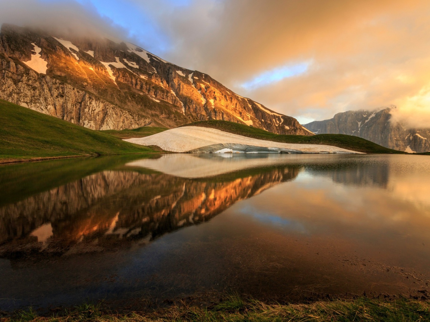 Озеро в горах, Греция