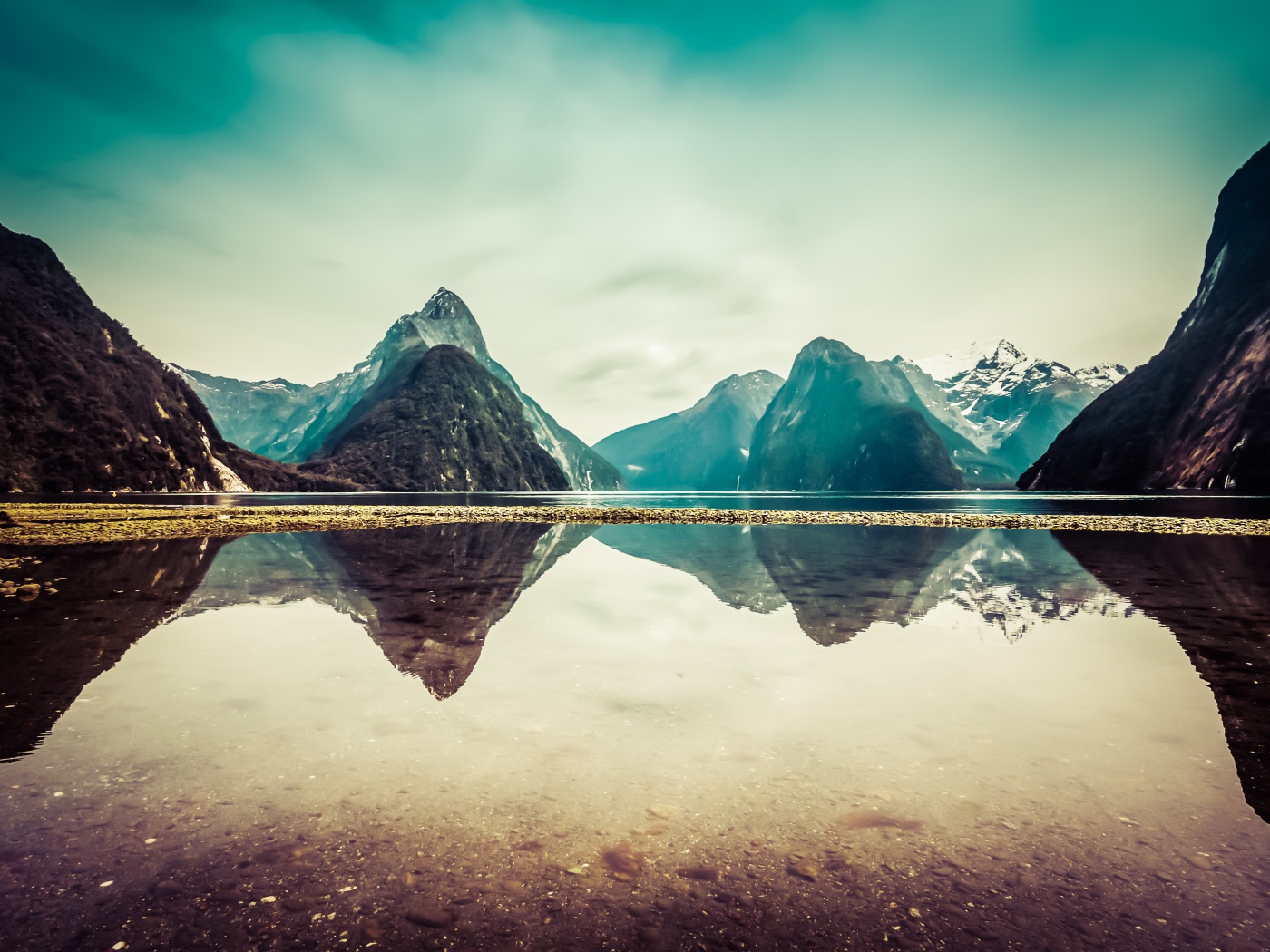 Красивый фьорд Милфорд-Саунд, Новая Зеландия