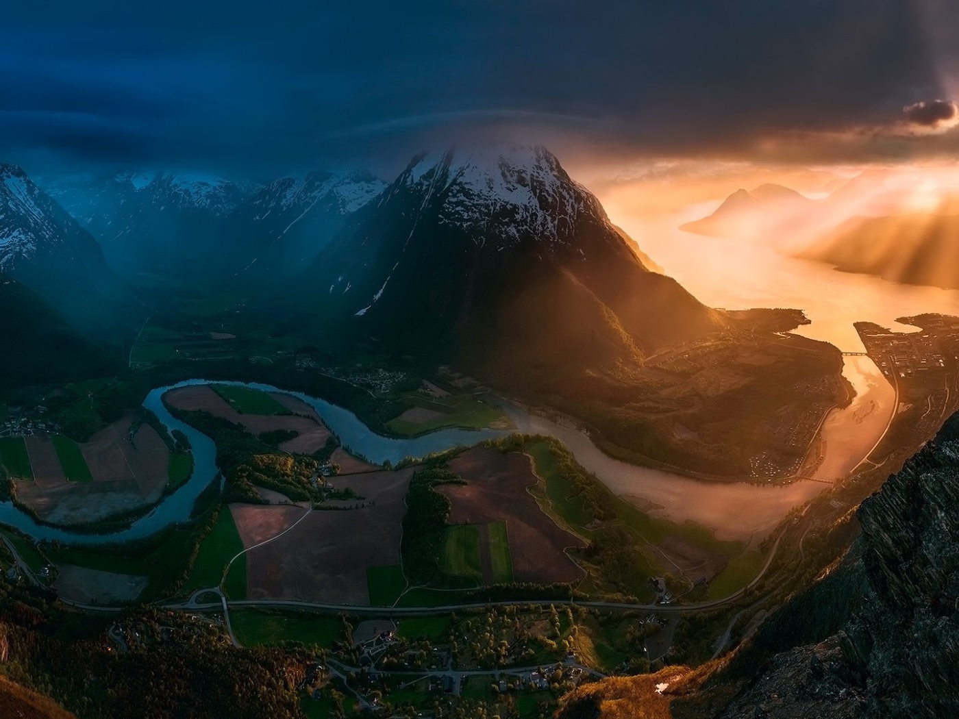 Местность Гейрангер в Норвегии