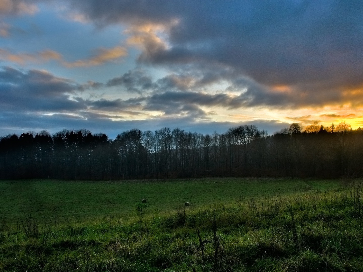 Красивый закат в Польше