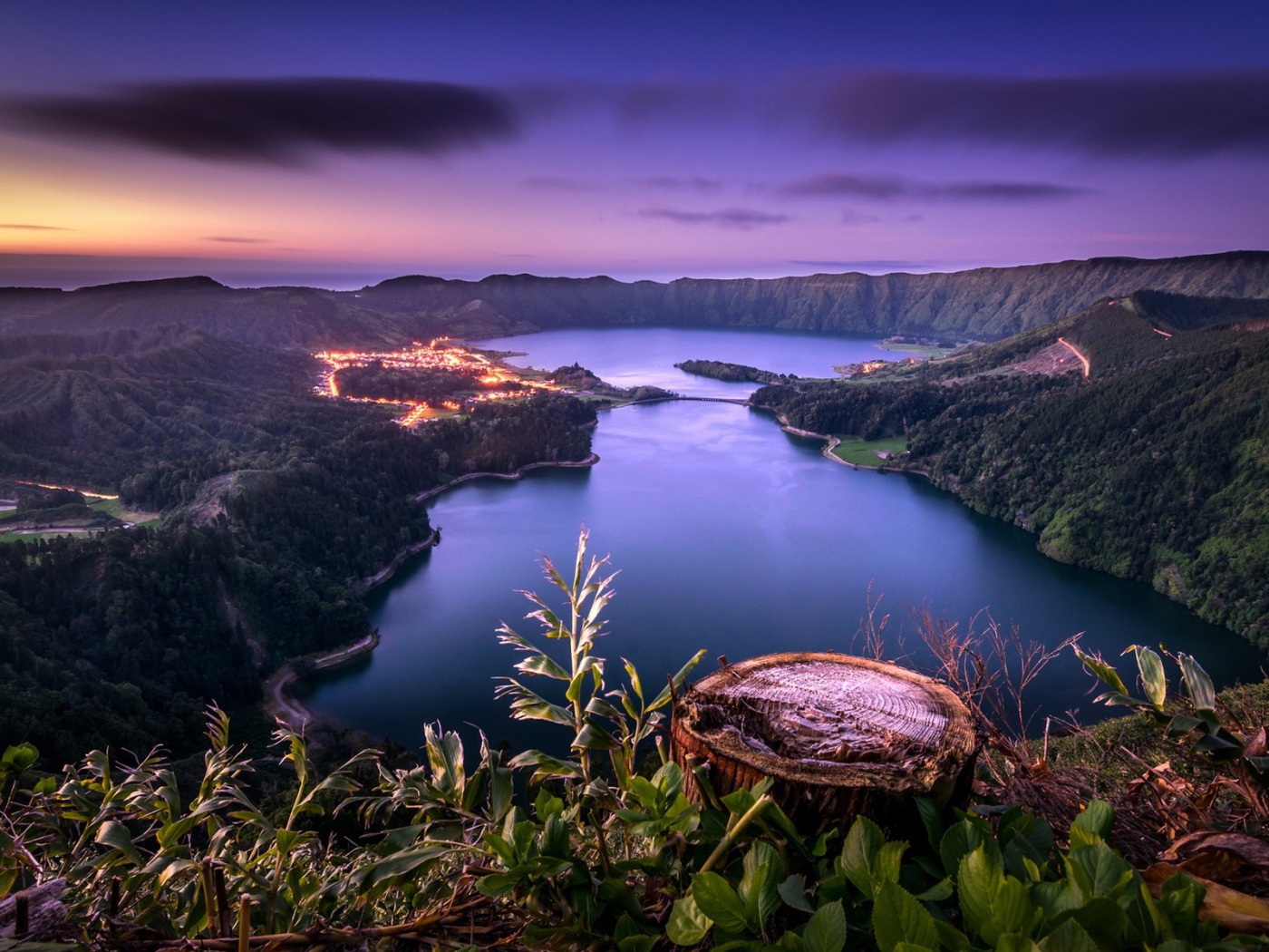 Панорама горного озера, Португалия