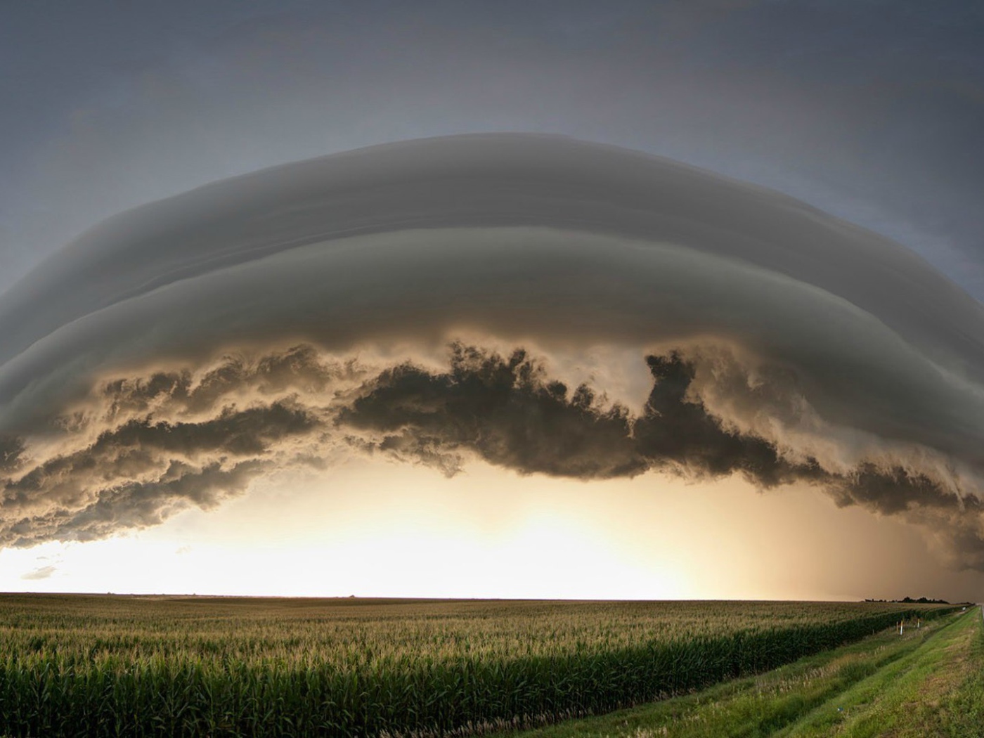 Валовое облако над городом Карни, штат Небраска