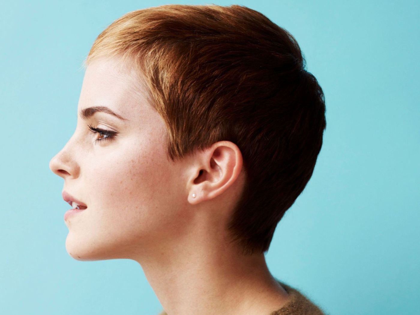 Эмма Уотсон с короткой стрижкой