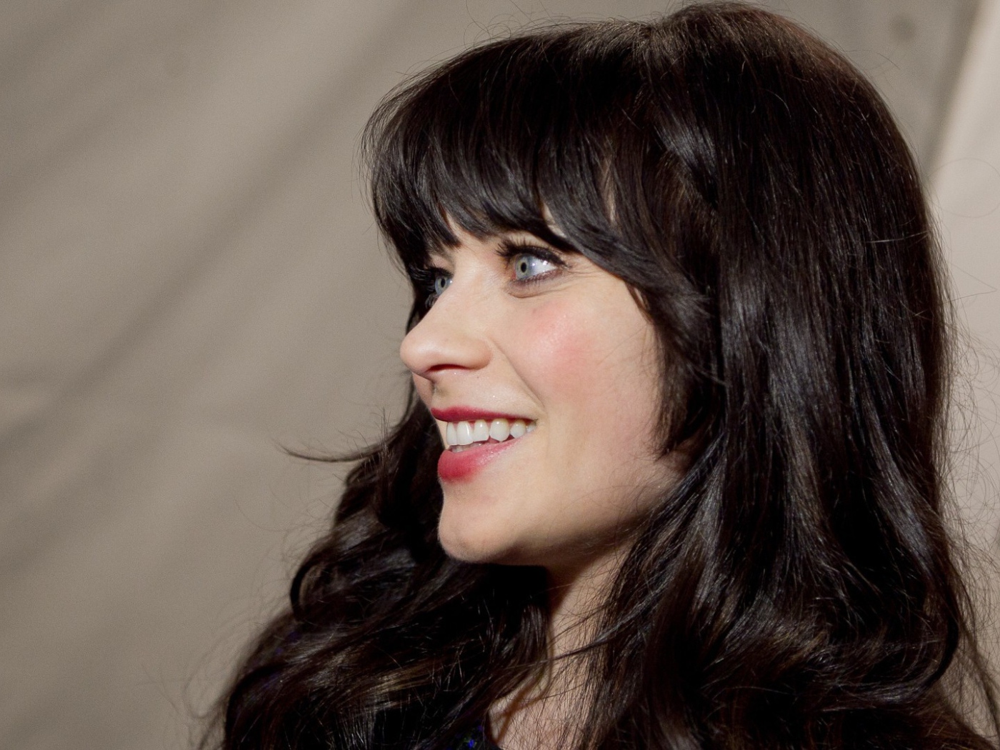 Актриса и певица Зоуи Дешанель