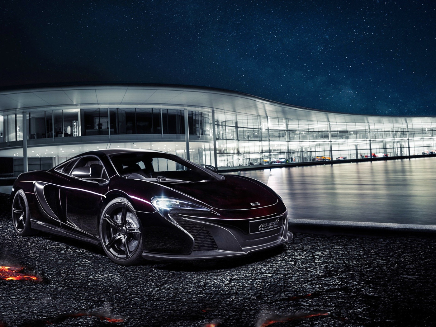 Автомобиль McLaren 650S 