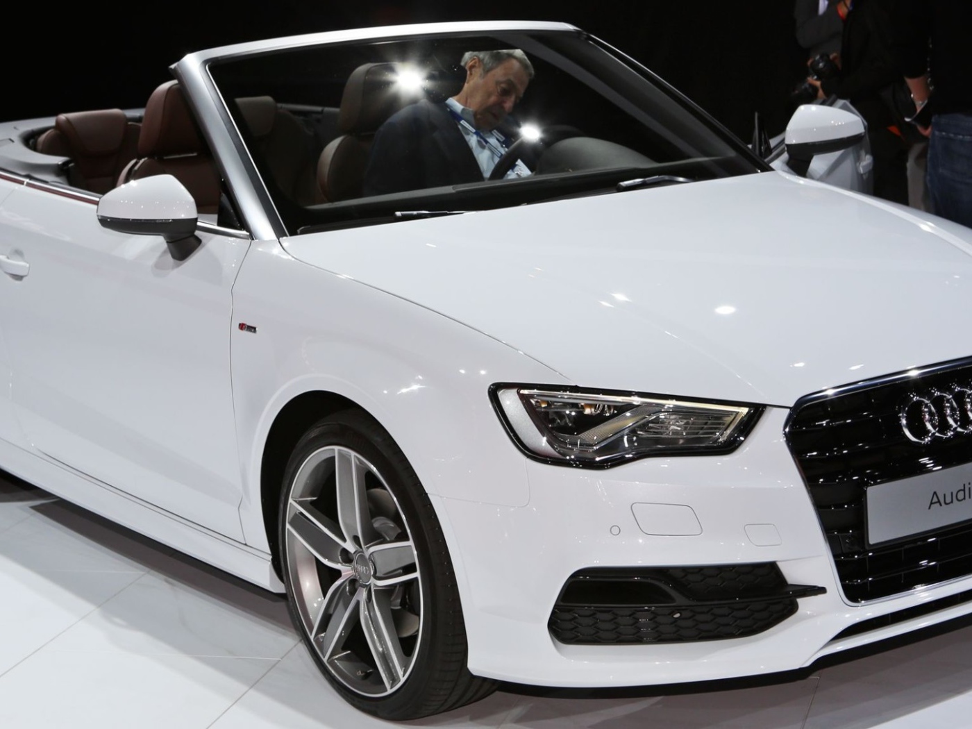 Белоснежный стильный Audi A3 2017 