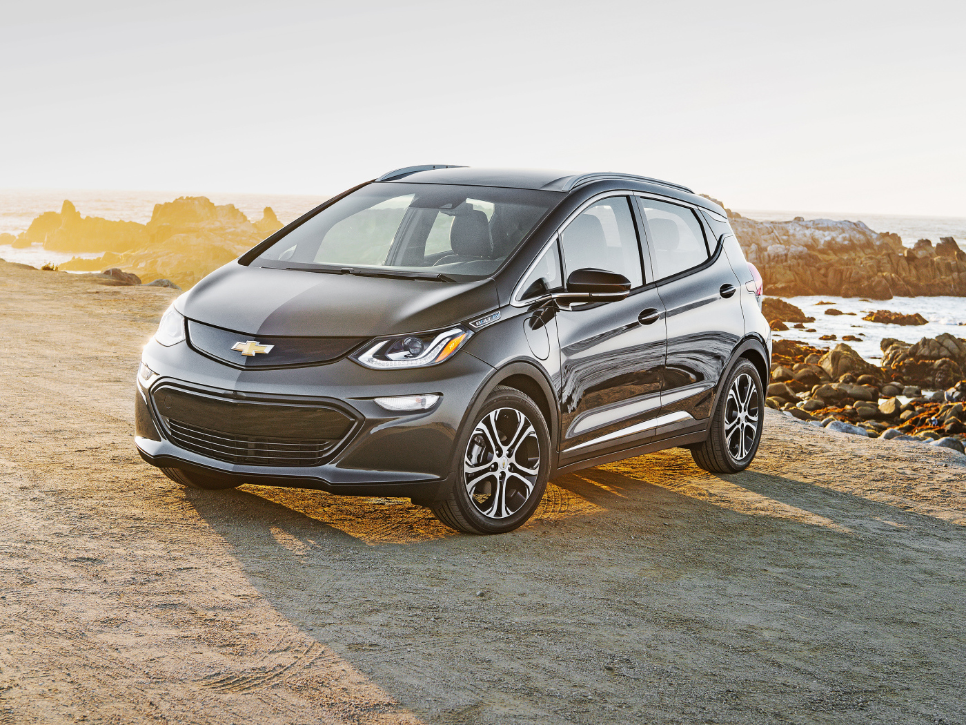 Компактный автомобиль Chevrolet Bolt EV, 2017 