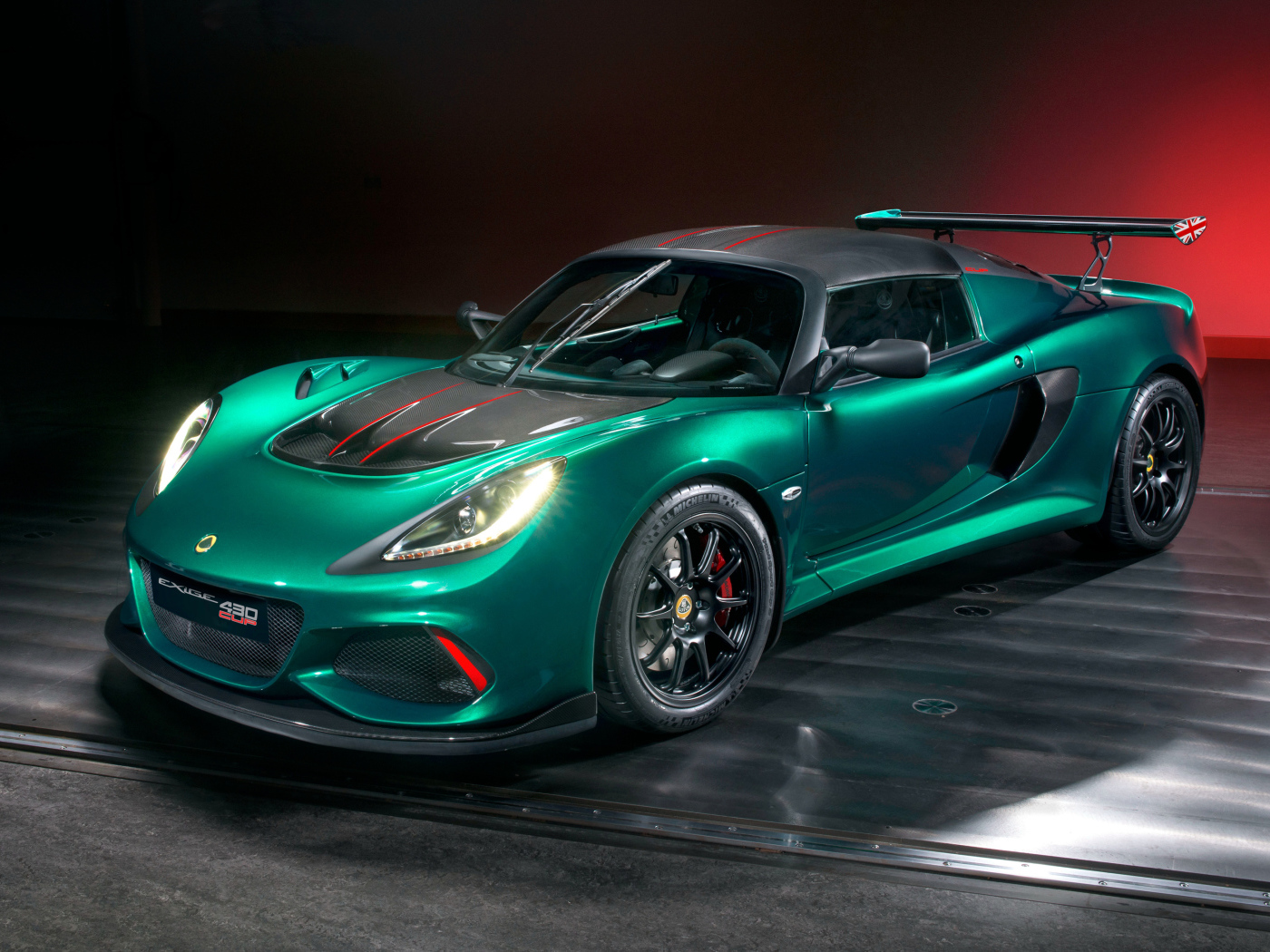 Зеленый спортивный автомобиль Lotus Exige Cup 430, 2018 года