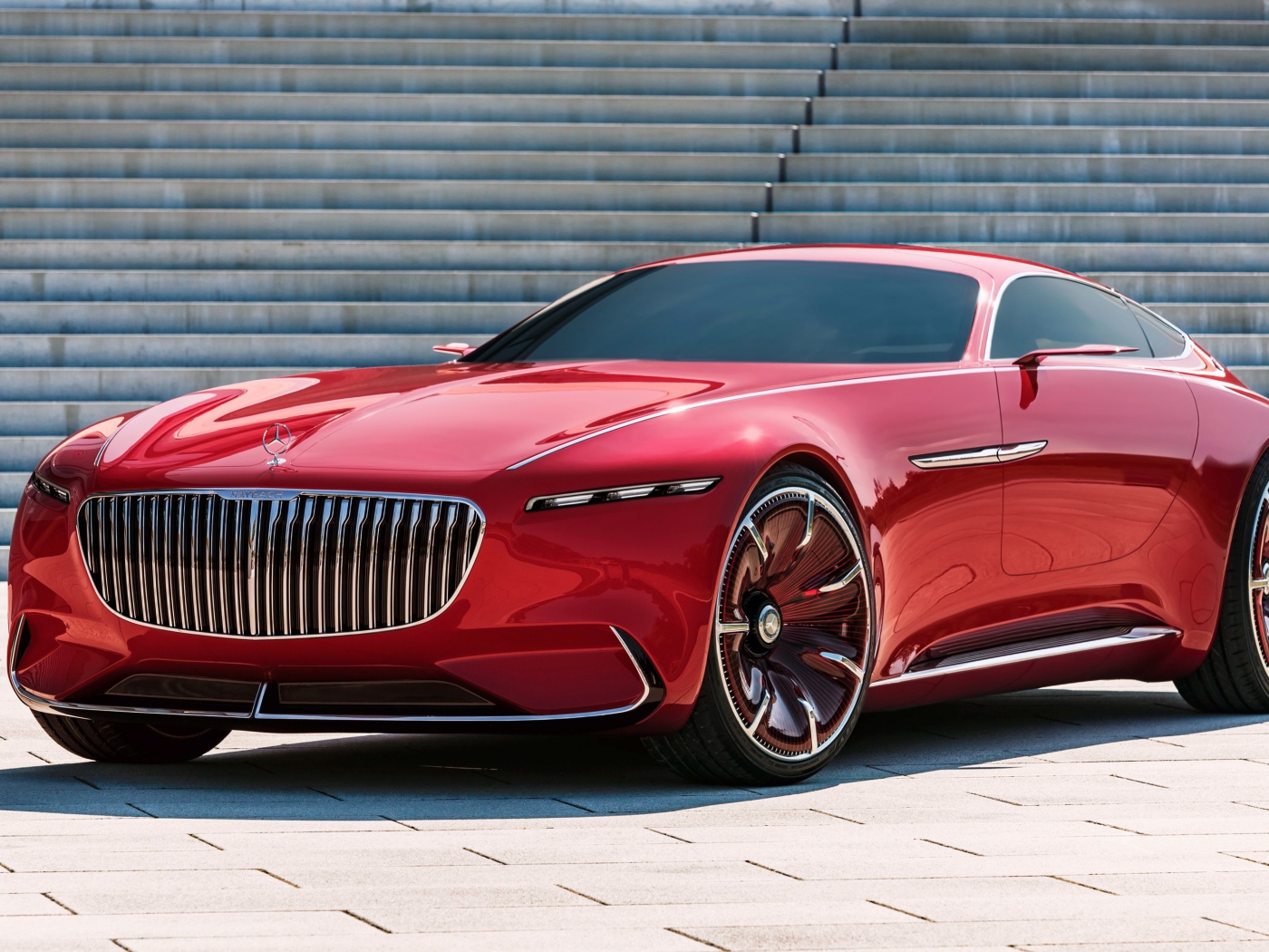 Красный автомобиль Vision Mercedes Maybach 6, 2017 