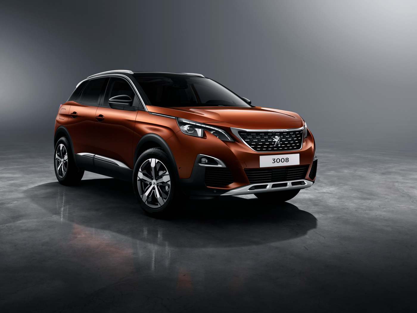 Коричневый кроссовер Peugeot 3008