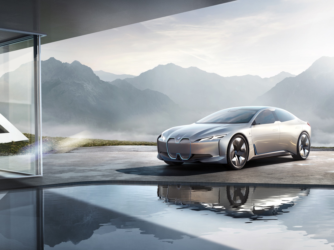Серебристый электрокар  BMW i Vision Dynamics,  концепт