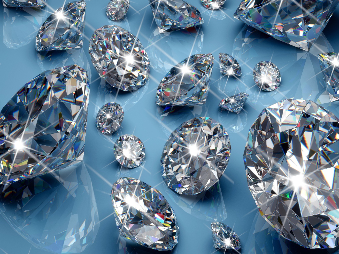 Яркие драгоценные камни бриллианты на голубом фоне