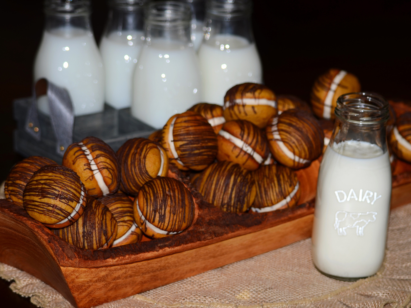 Вкусное круглое печенье с молоком 