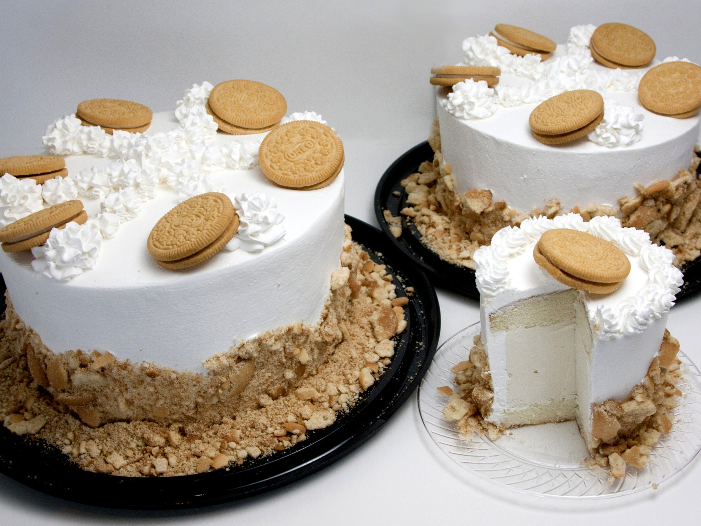 Аппетитные торты с белым кремом и печеньем Орео