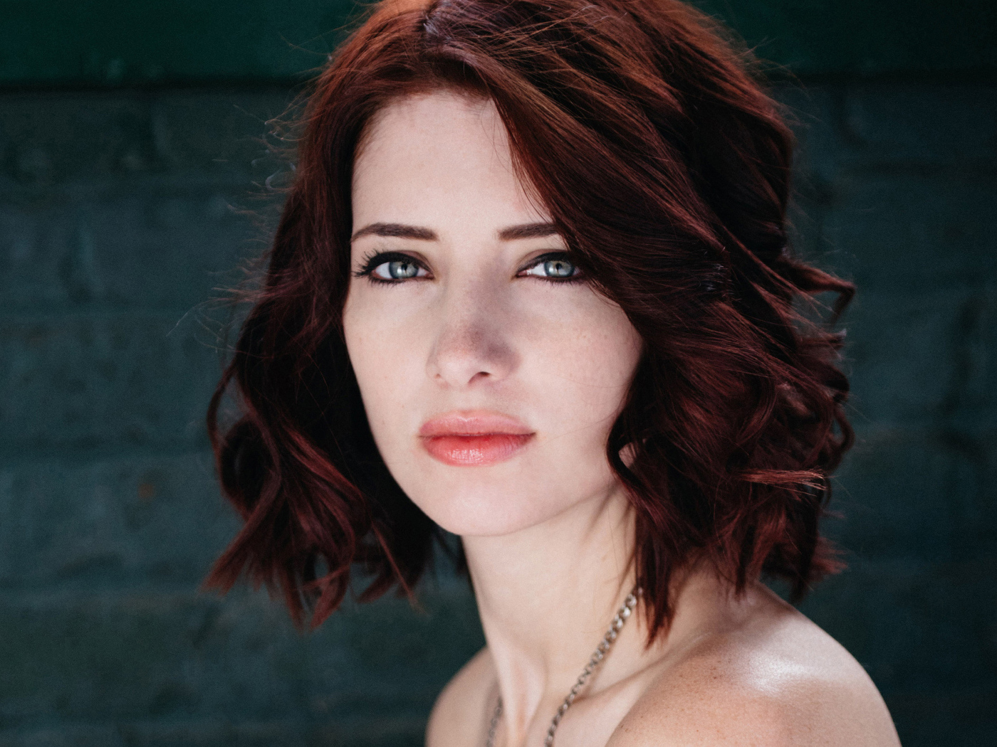 Молодая девушка модель Сьюзан Коффи