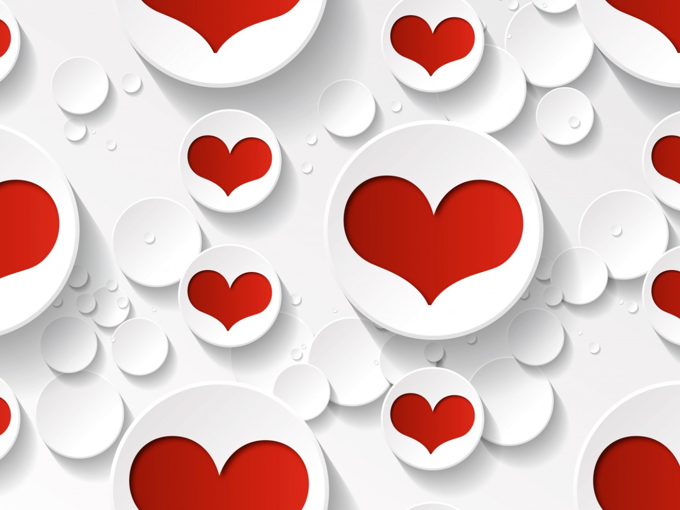 Белые шары с красными сердцами 