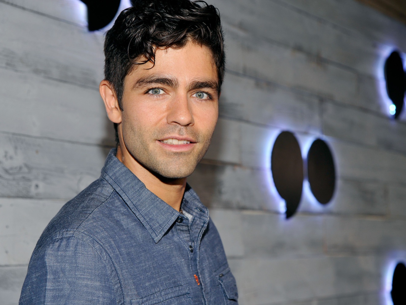 Популярный американский Эдриан Гренье