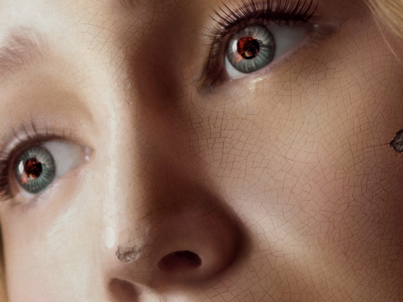 Актриса Дженнифер Лоуренс в фильме ужасов Мама, 2017