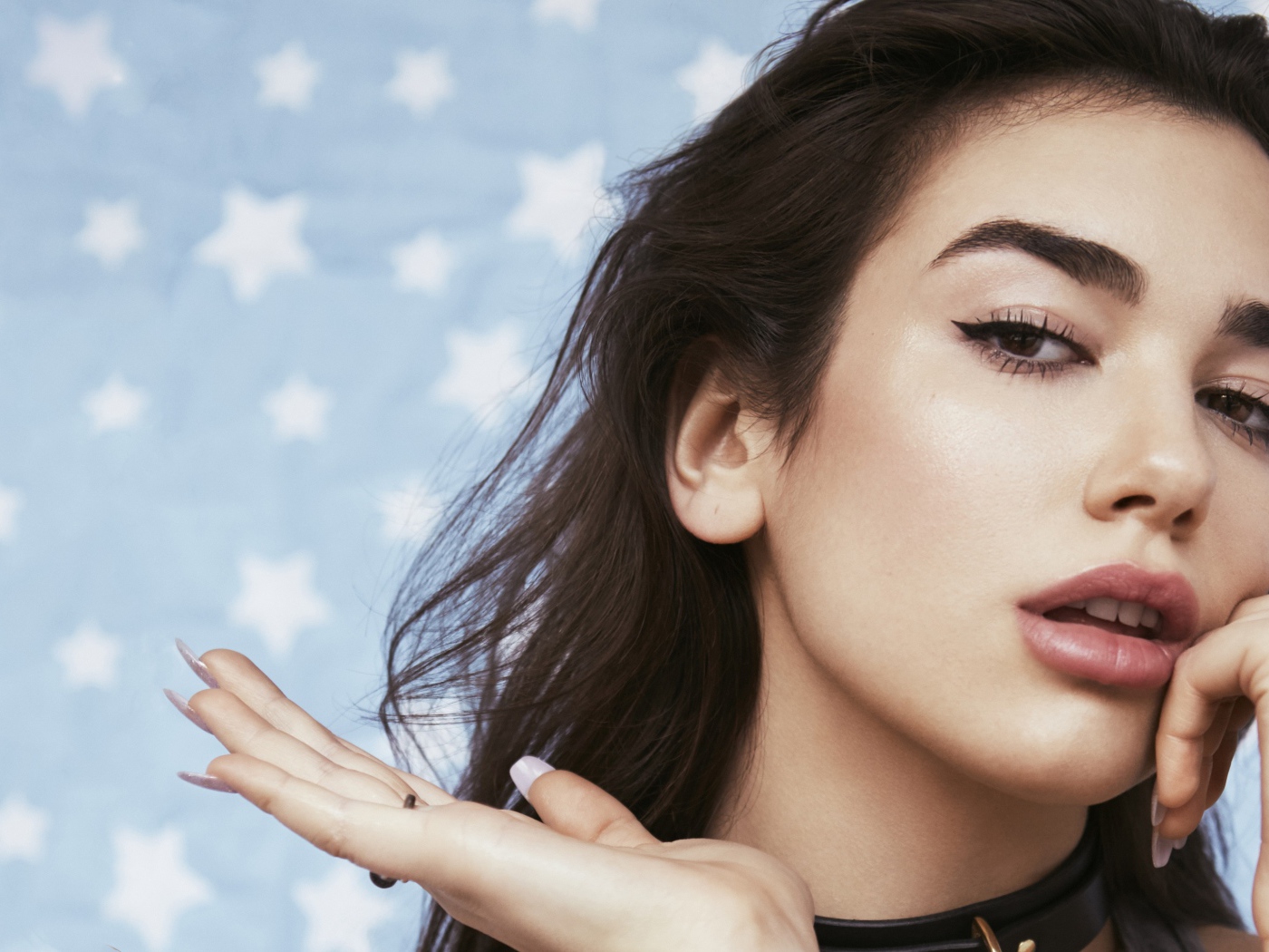 Популярная британская певица Дуа Липа