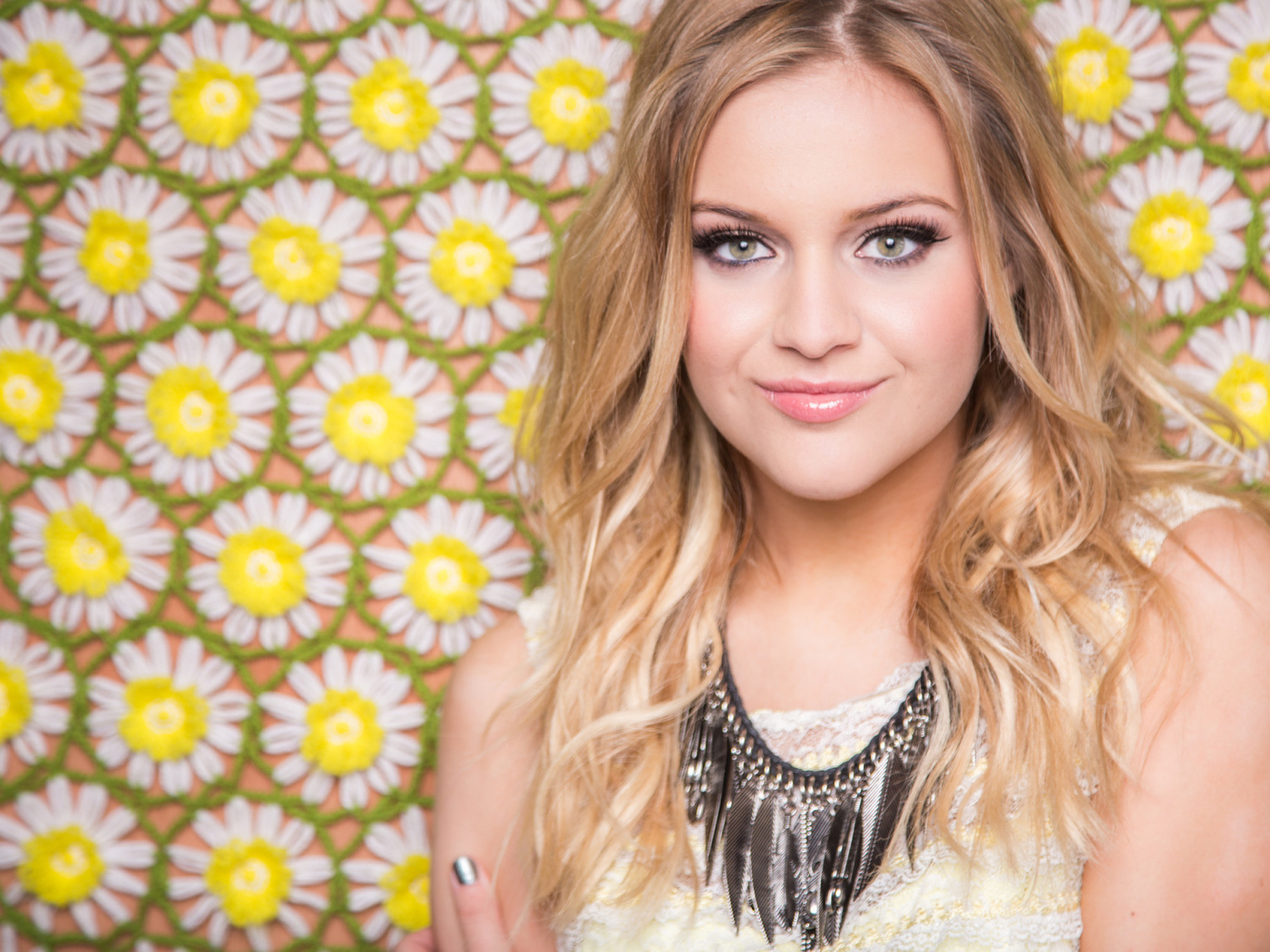 Молодая кантри певица Келси Баллерини 