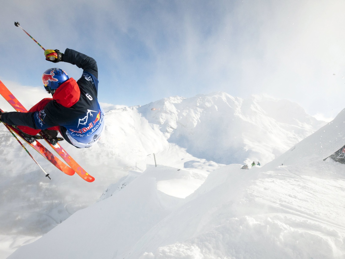 Опасный прыжок лыжника  