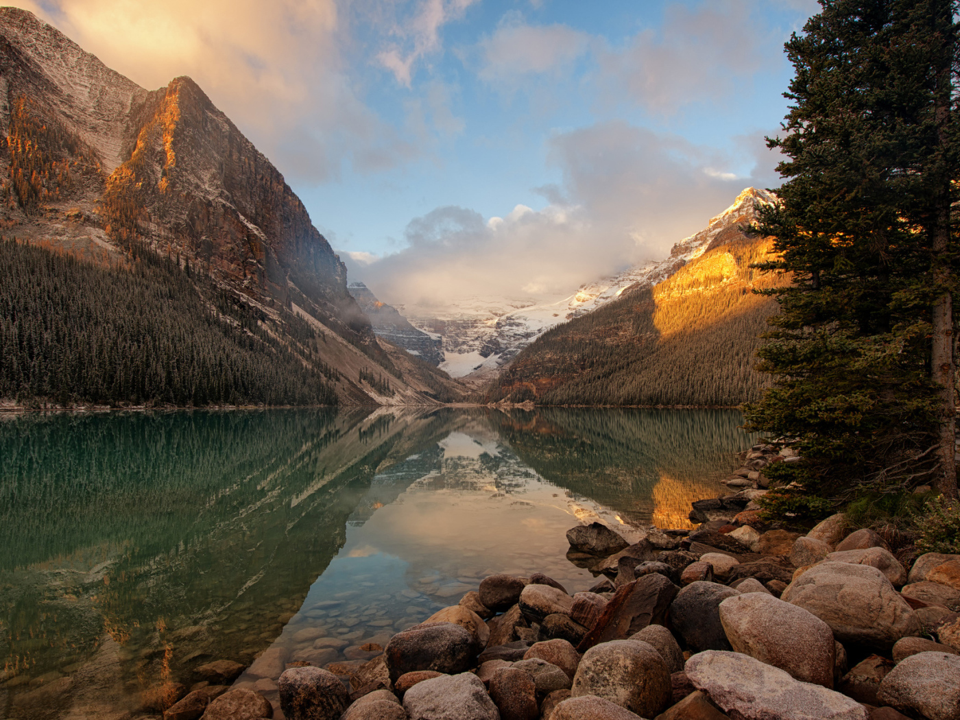 Рассвет в горах,  национальный парк Банф, Канада 