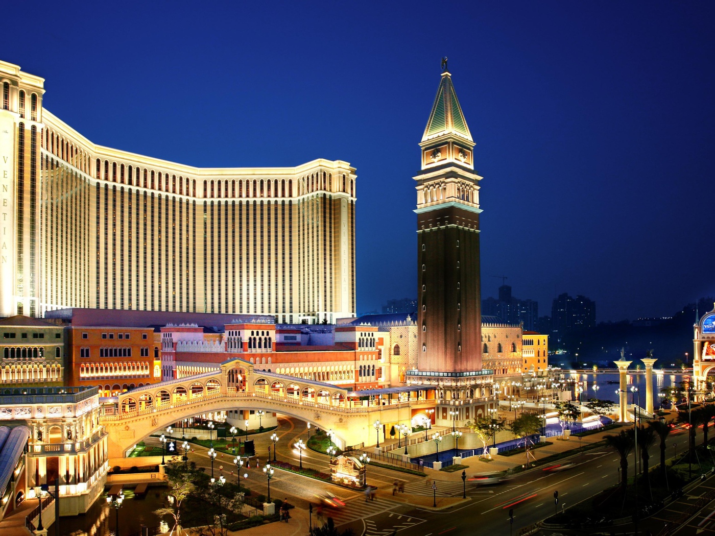 Отель Venetian в ночное время, Макао, Китай 