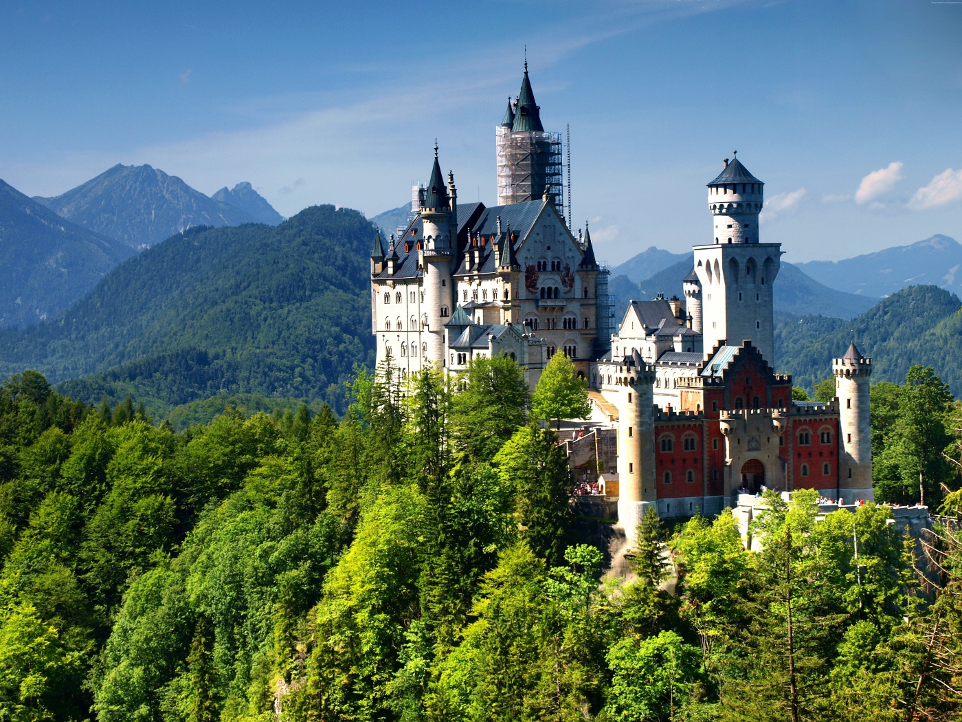 Старинный замок Нойшванштайн, Германия 