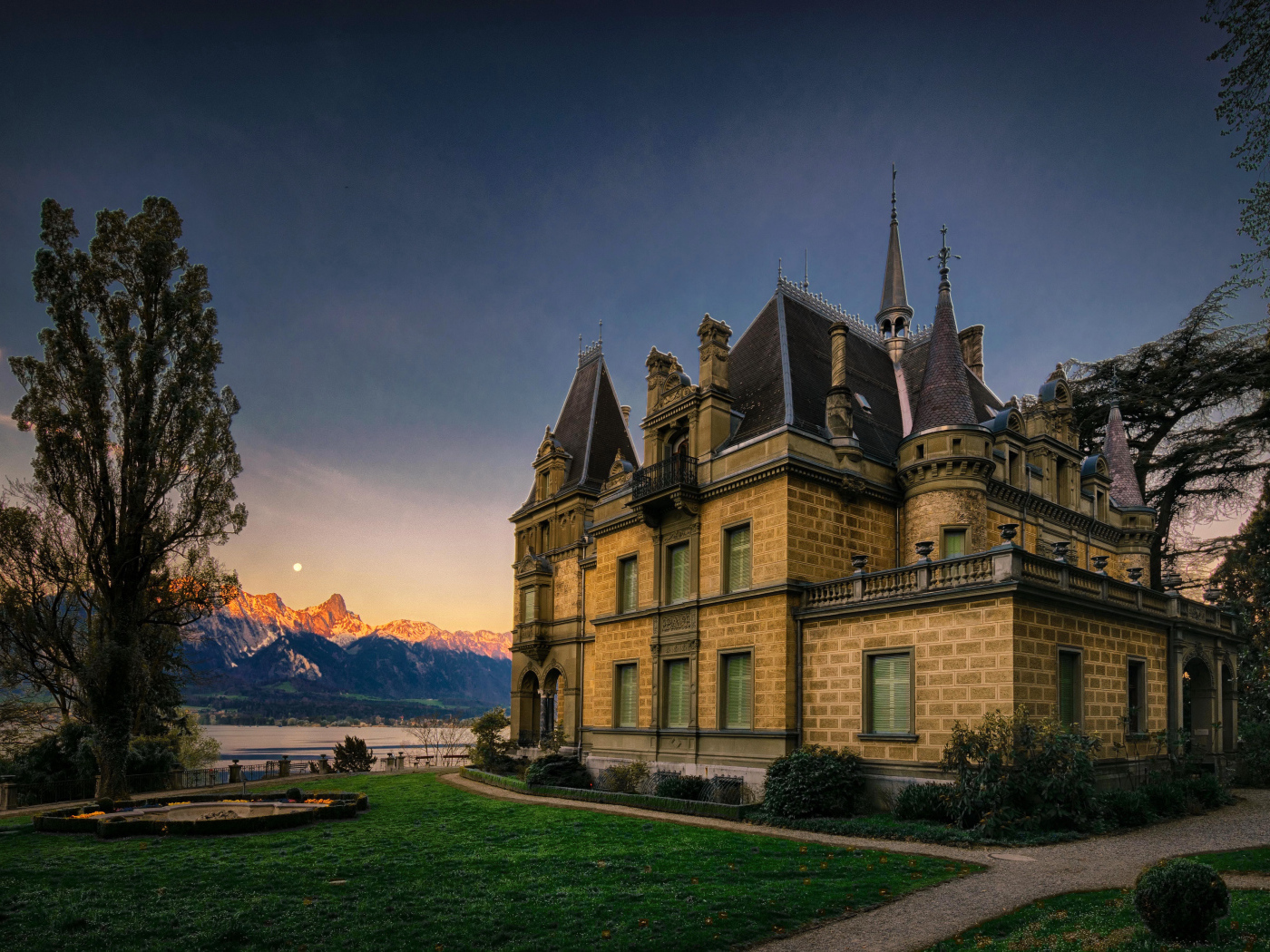Музей Hunegg Castle в Хильтерфингене, Швейцария 