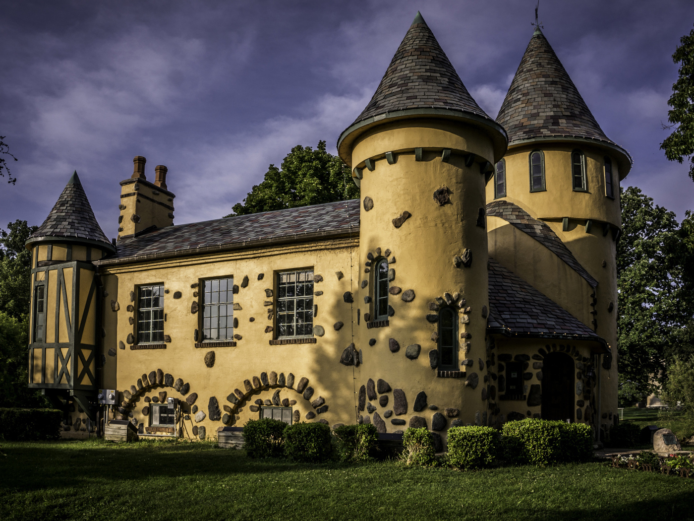 Здание музея Curwood Castle, Мичиган. США
