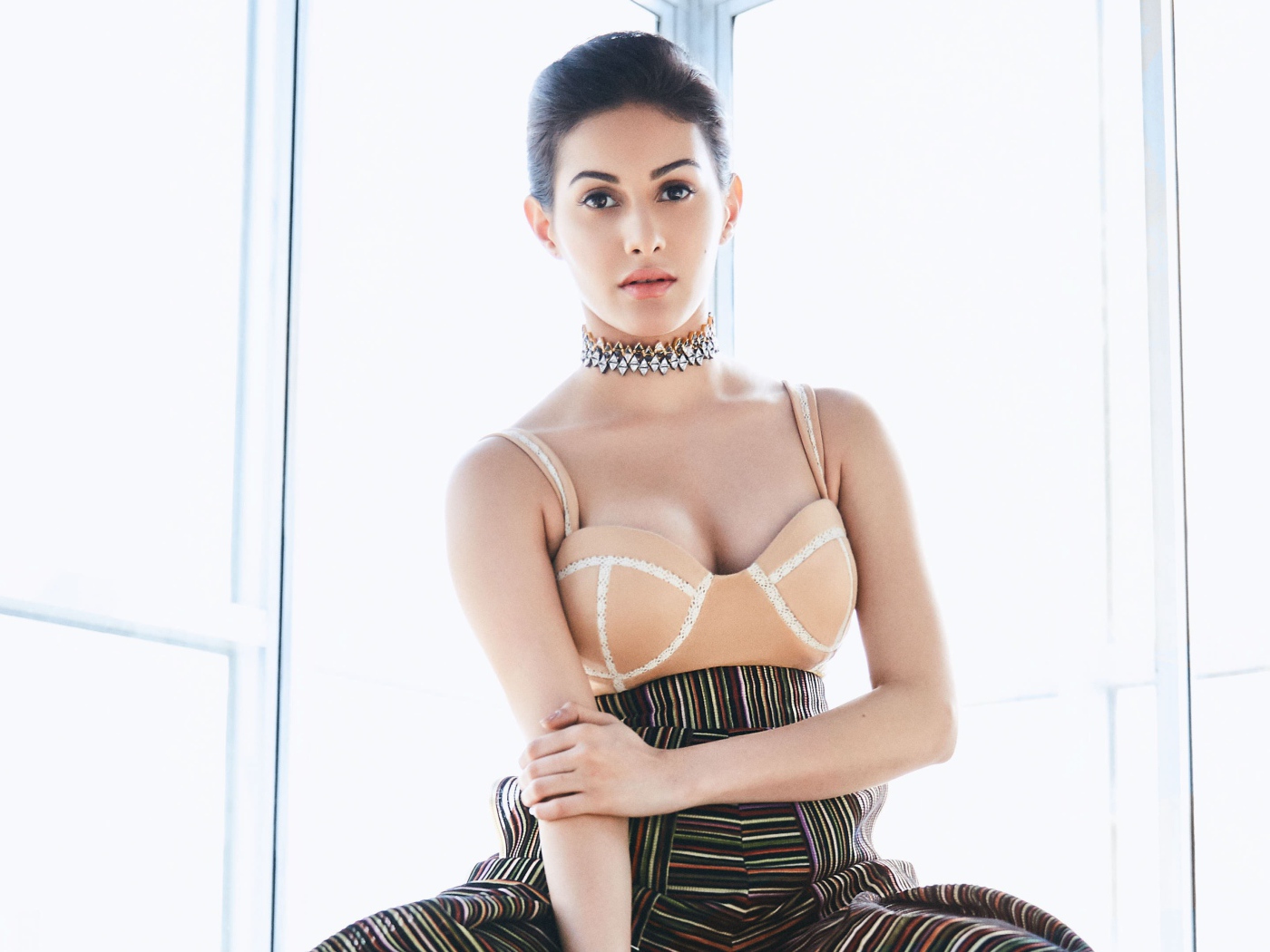 Актриса, модель Эмира Дастур