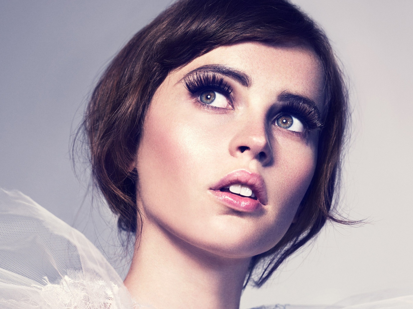 Актриса с выразительными глазами Фелисити Джонс 