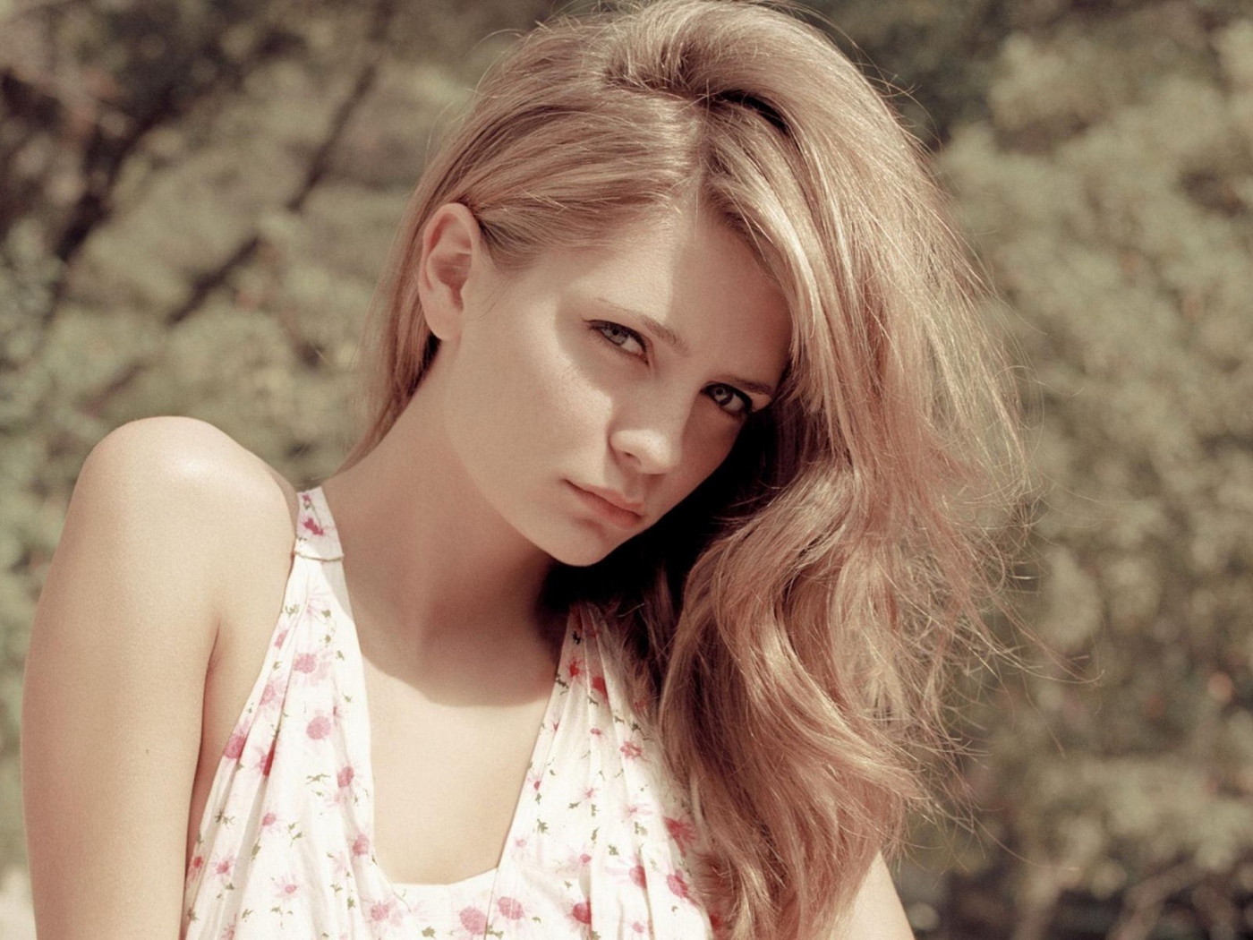 Нежная девушка, актриса Миша Бартон