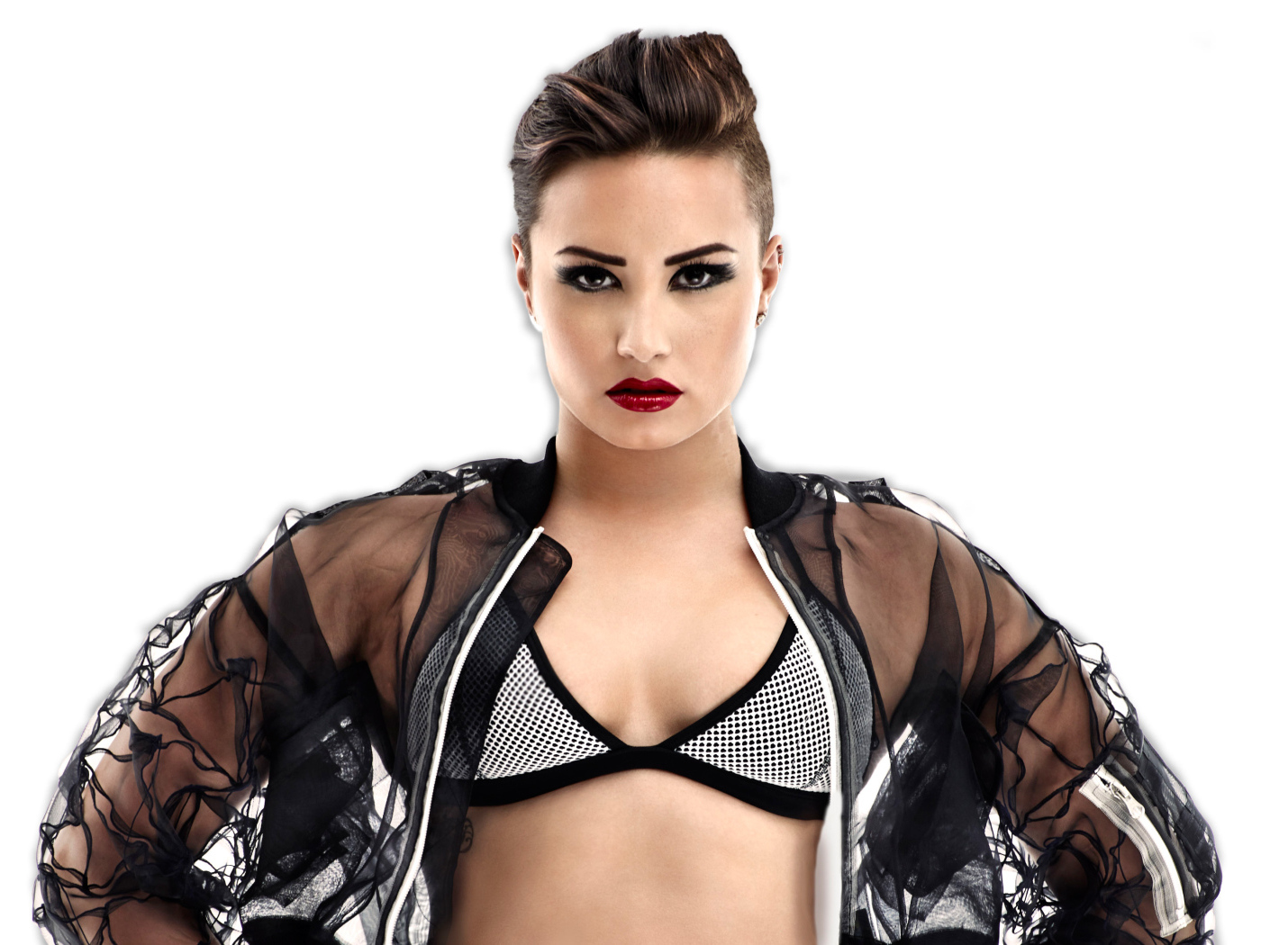 Эффектная американская актриса и певица Деми Ловато