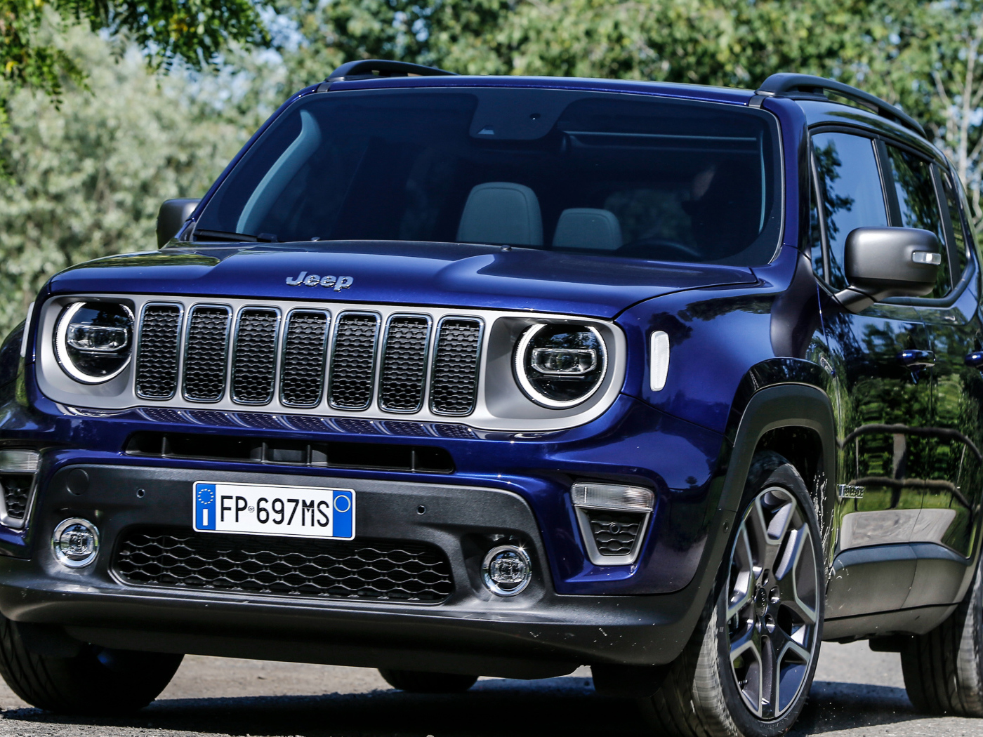 Черный Jeep Renegade Limited 2018