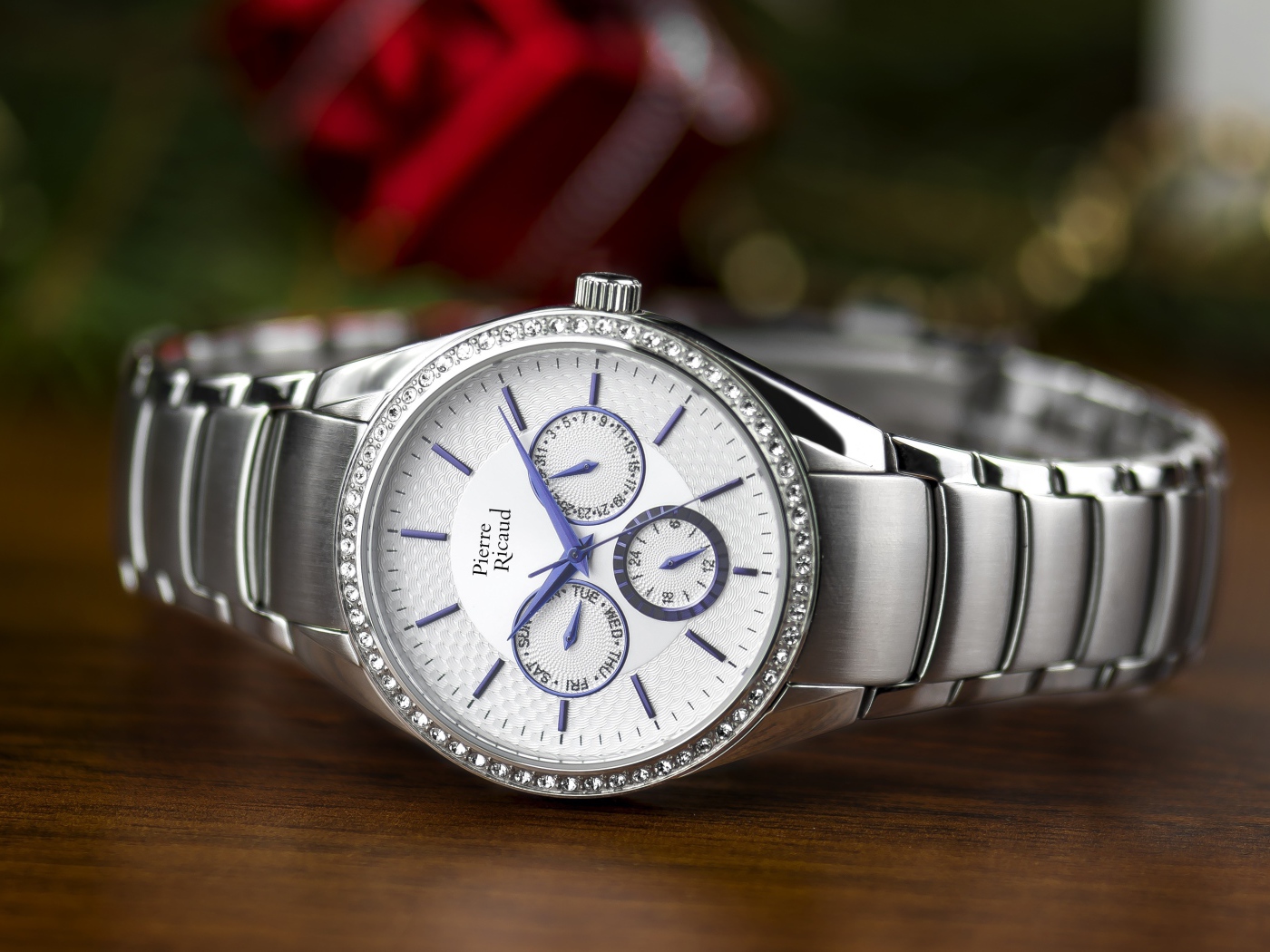 Красивые наручные часы Pierre Ricaud