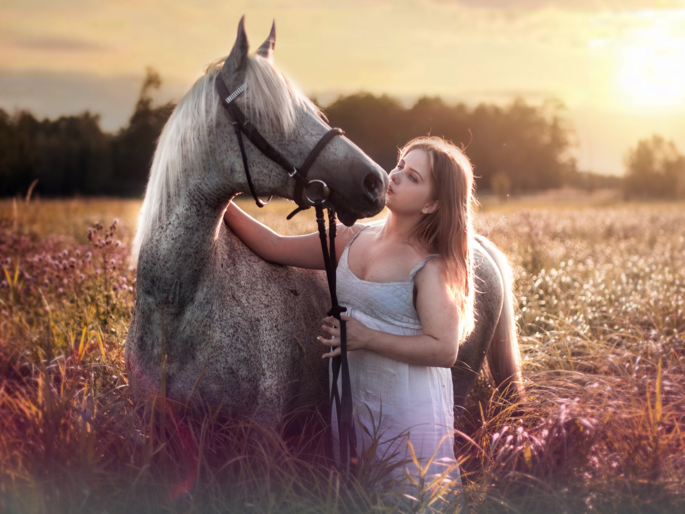 Девушка с лошадью видео. Девушка с лошадкой. Фотосессия с лошадьми. Лошадь и девушка любовь.