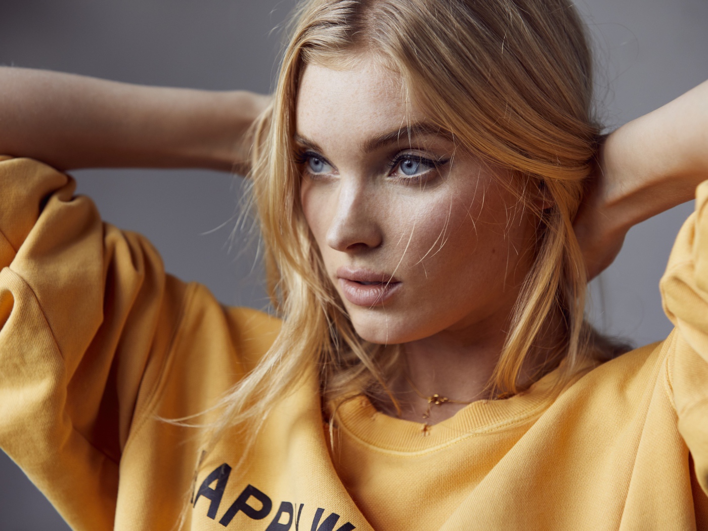 Молодая шведская модель Эльза Хоск