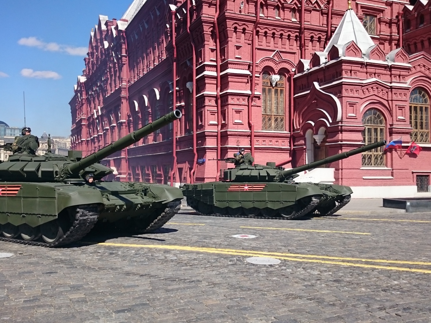 Танки Т-72 на параде Победы