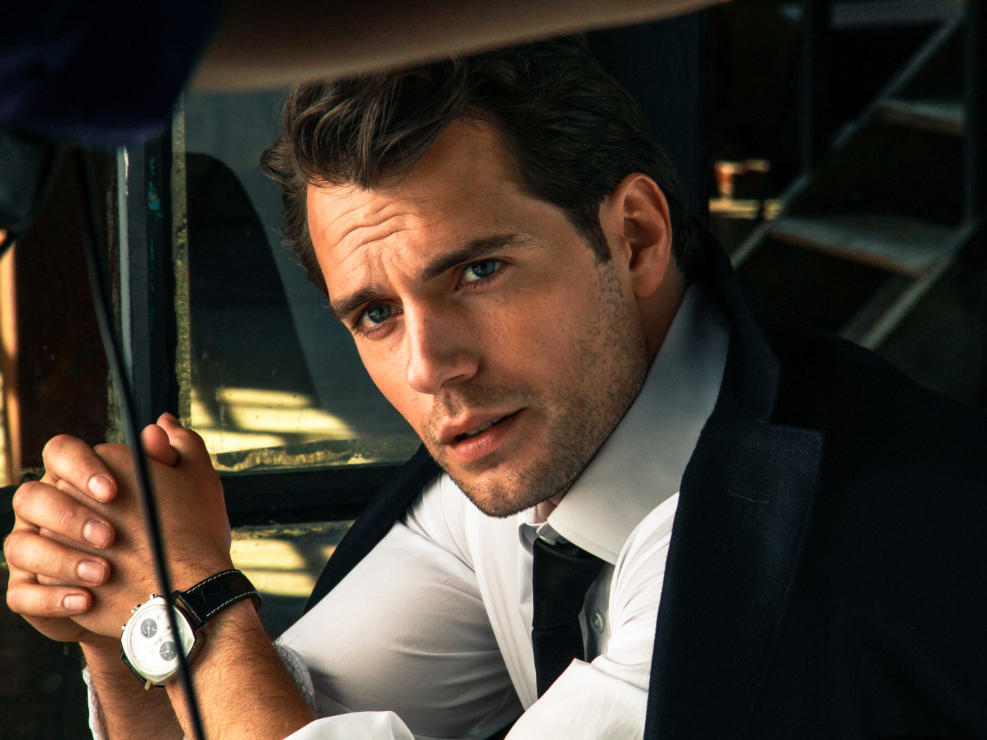 Красивый английский актер Генри Кавилл