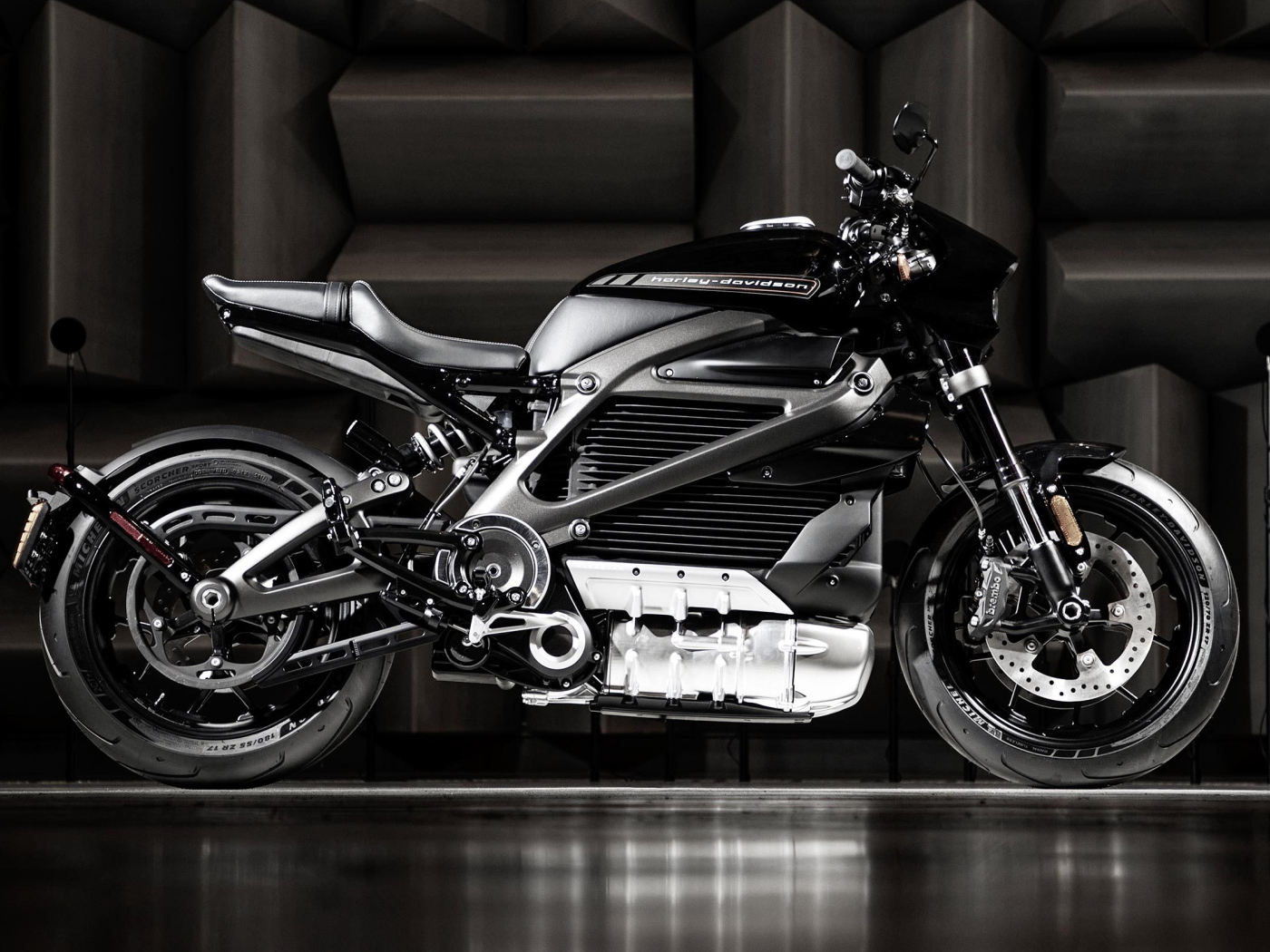 Дорогой электрический мотоцикл  Harley-Davidson, 2020 
