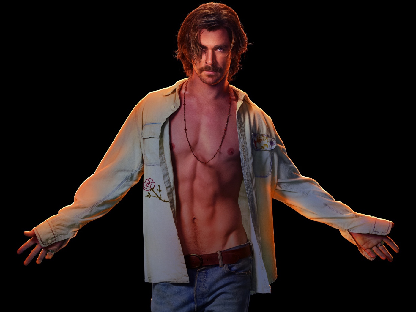 Актер Крис Хемсворт в фильме Ничего хорошего в отеле «Эль Рояль», 2018