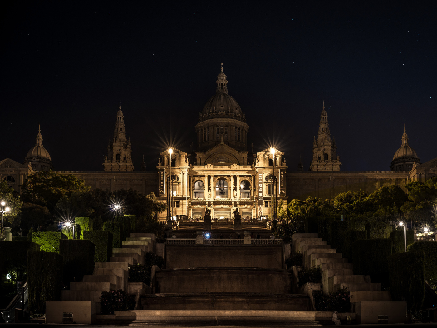 Национальный дворец ночью, Барселона. Испания