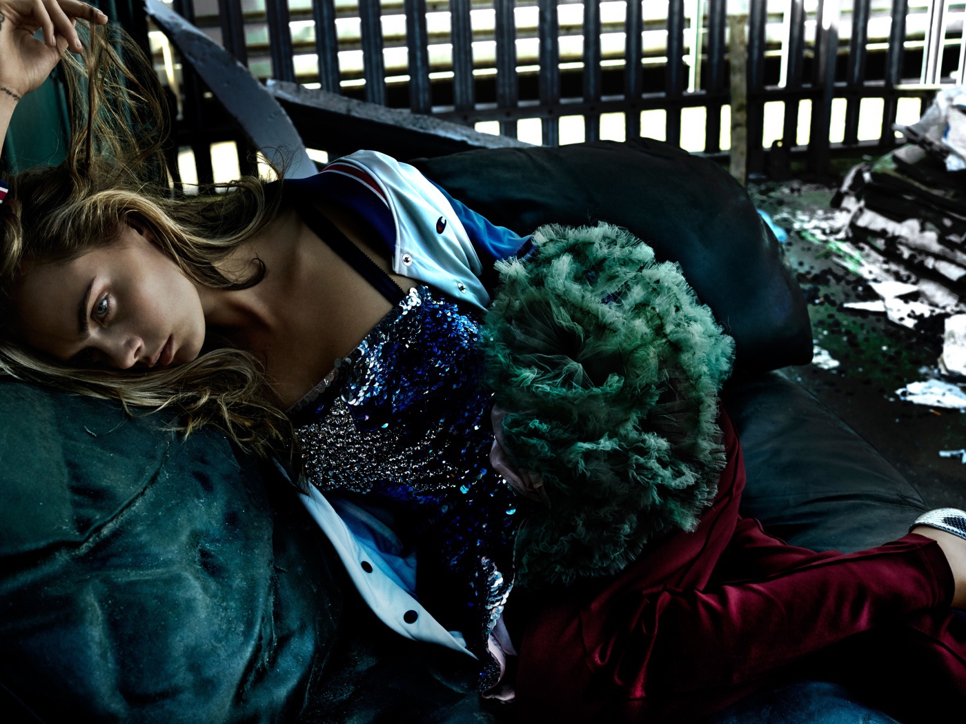 Популярная молодая актриса,  модель Кара Делевинь