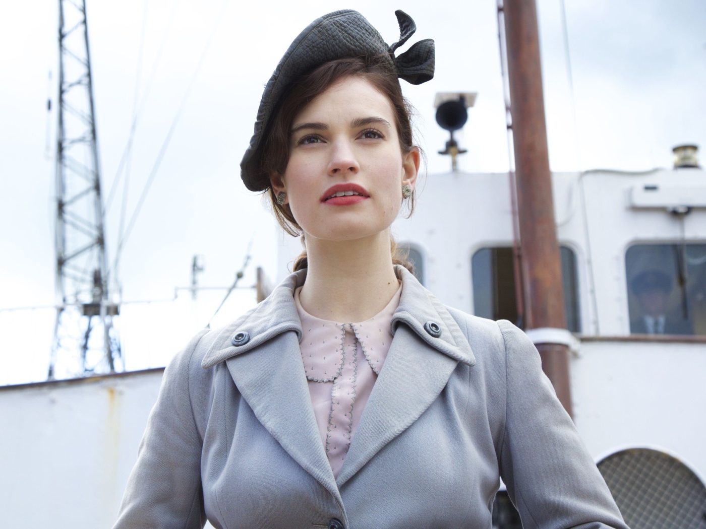 Британская актриса Лили Джеймс в роли