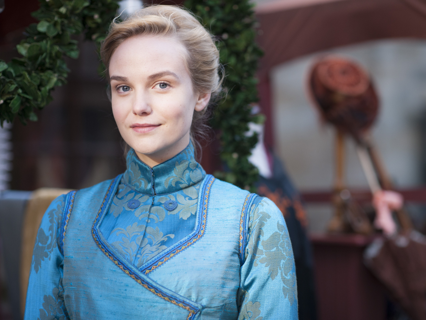 Шотландская актриса Джоанна Вандерхем в красивом наряде